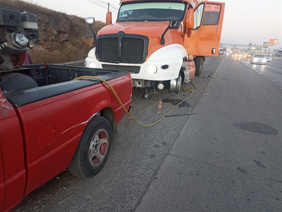 Servicio nocturno en carretera